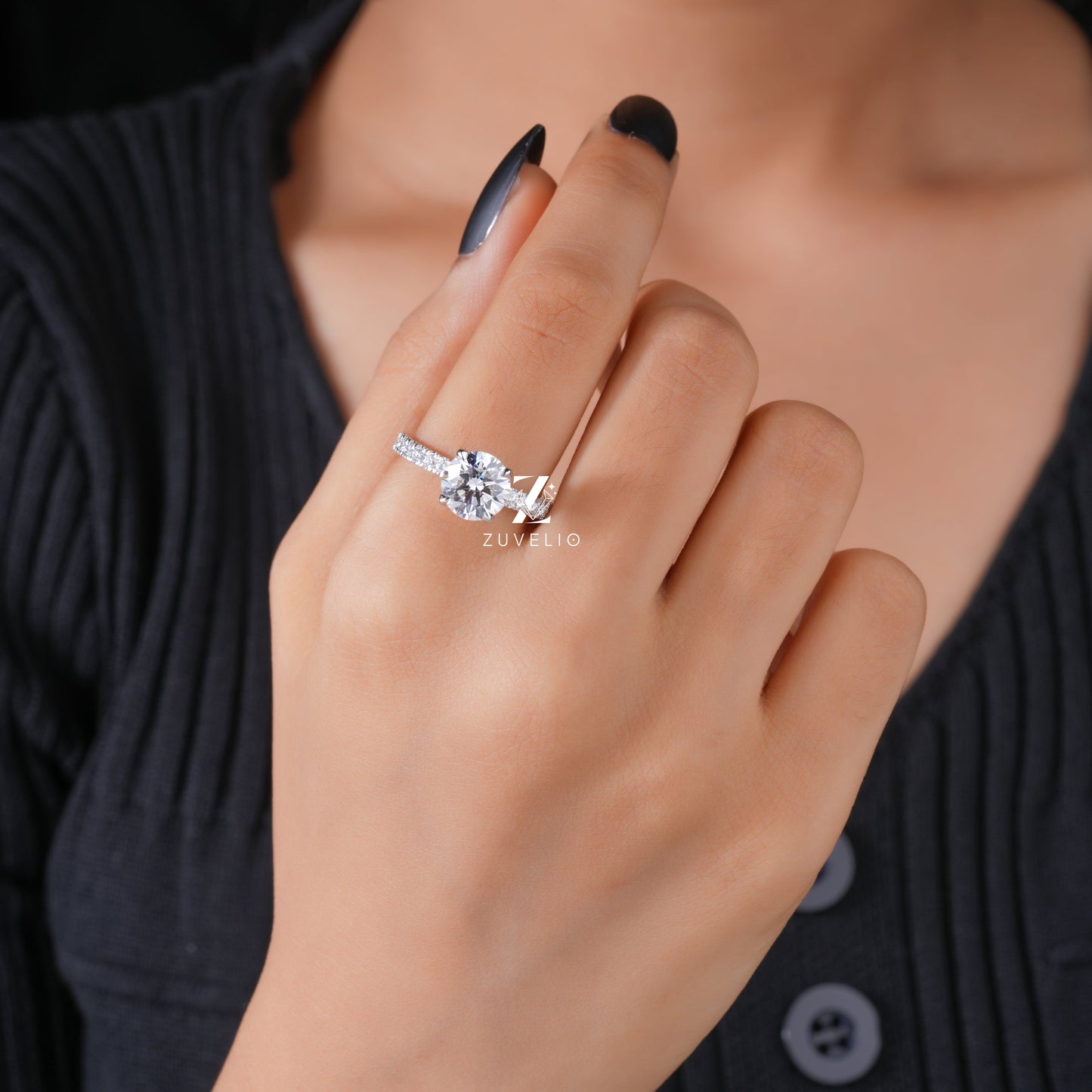 Round  Diamond Engagement Ring - Zuvelio.com