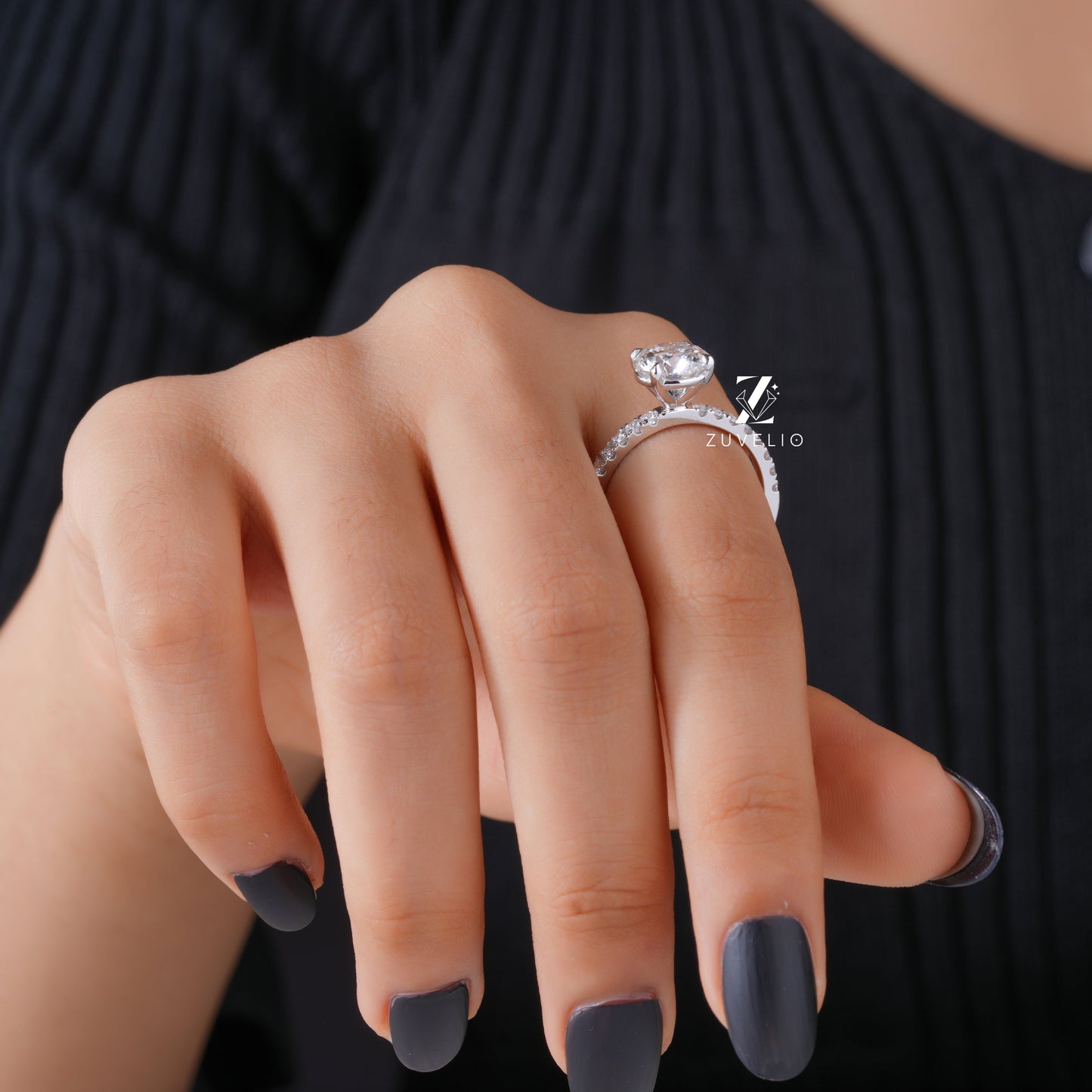 Round  Diamond Engagement Ring - Zuvelio.com