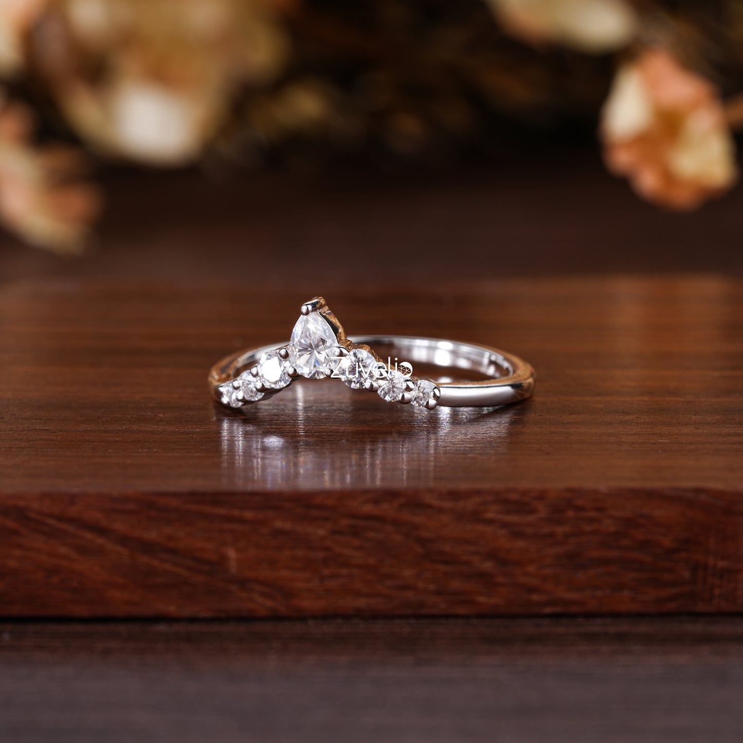Moissanite V Shape Band