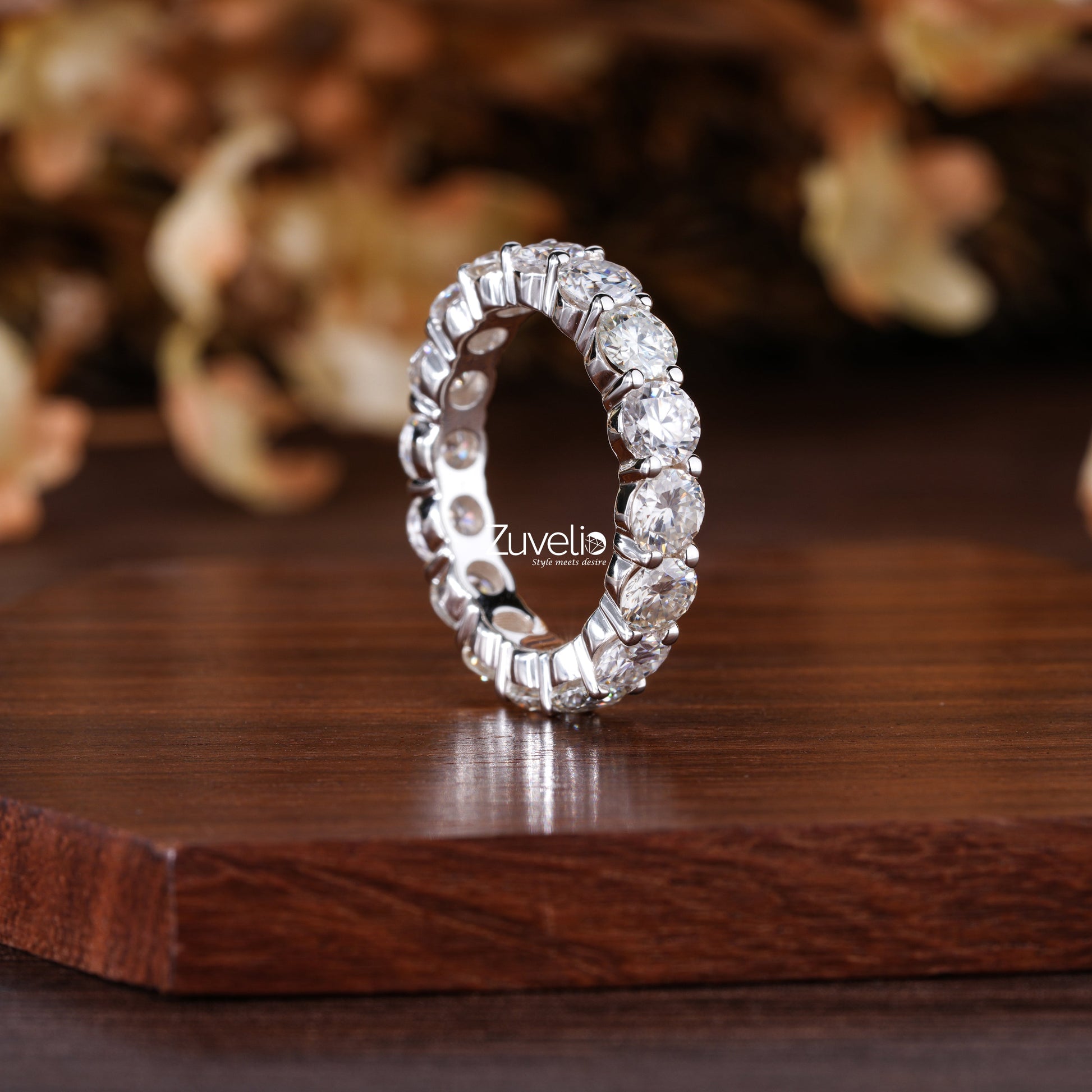 4 MM Round Moissanite Band - Zuvelio.com