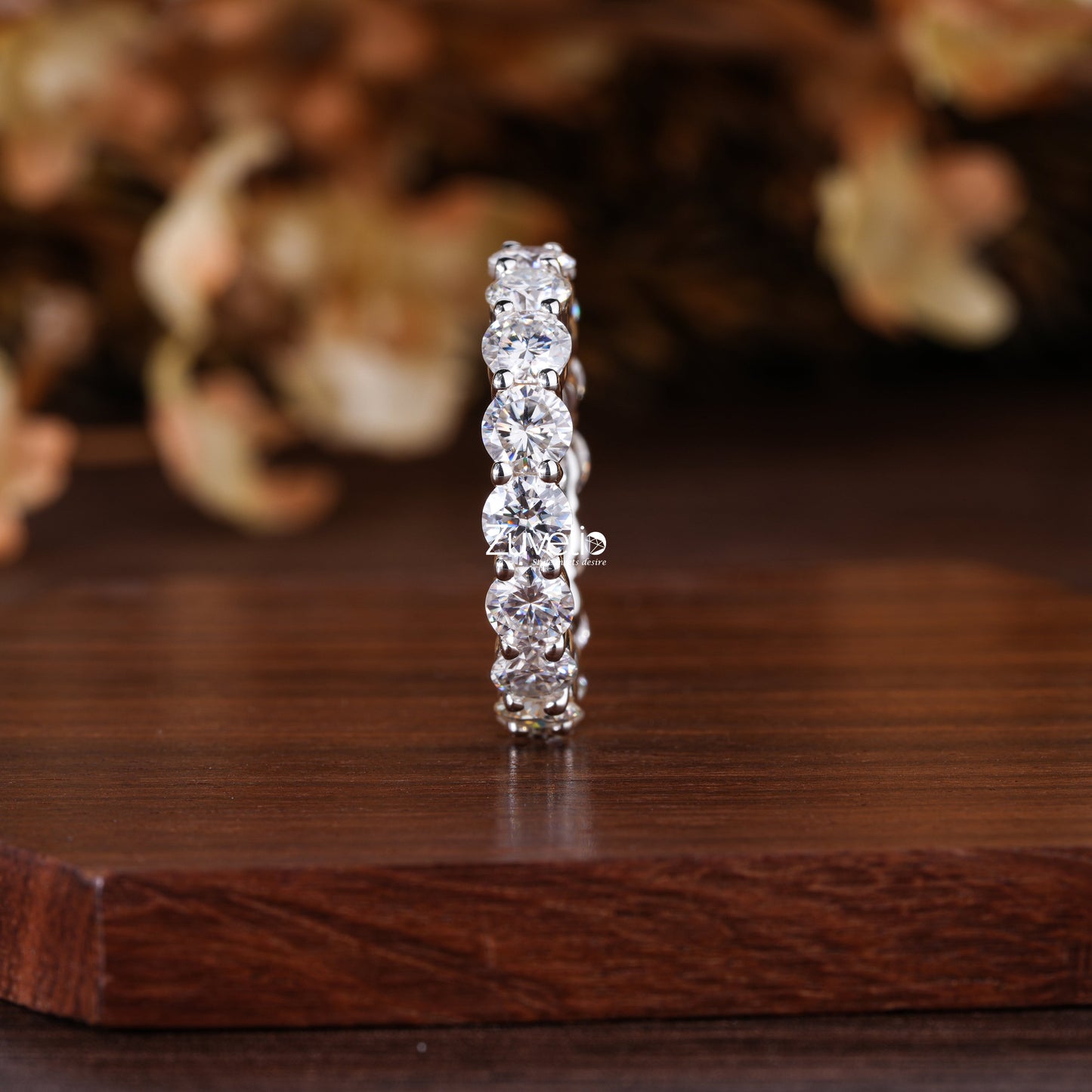 4 MM Round Moissanite Band - Zuvelio.com