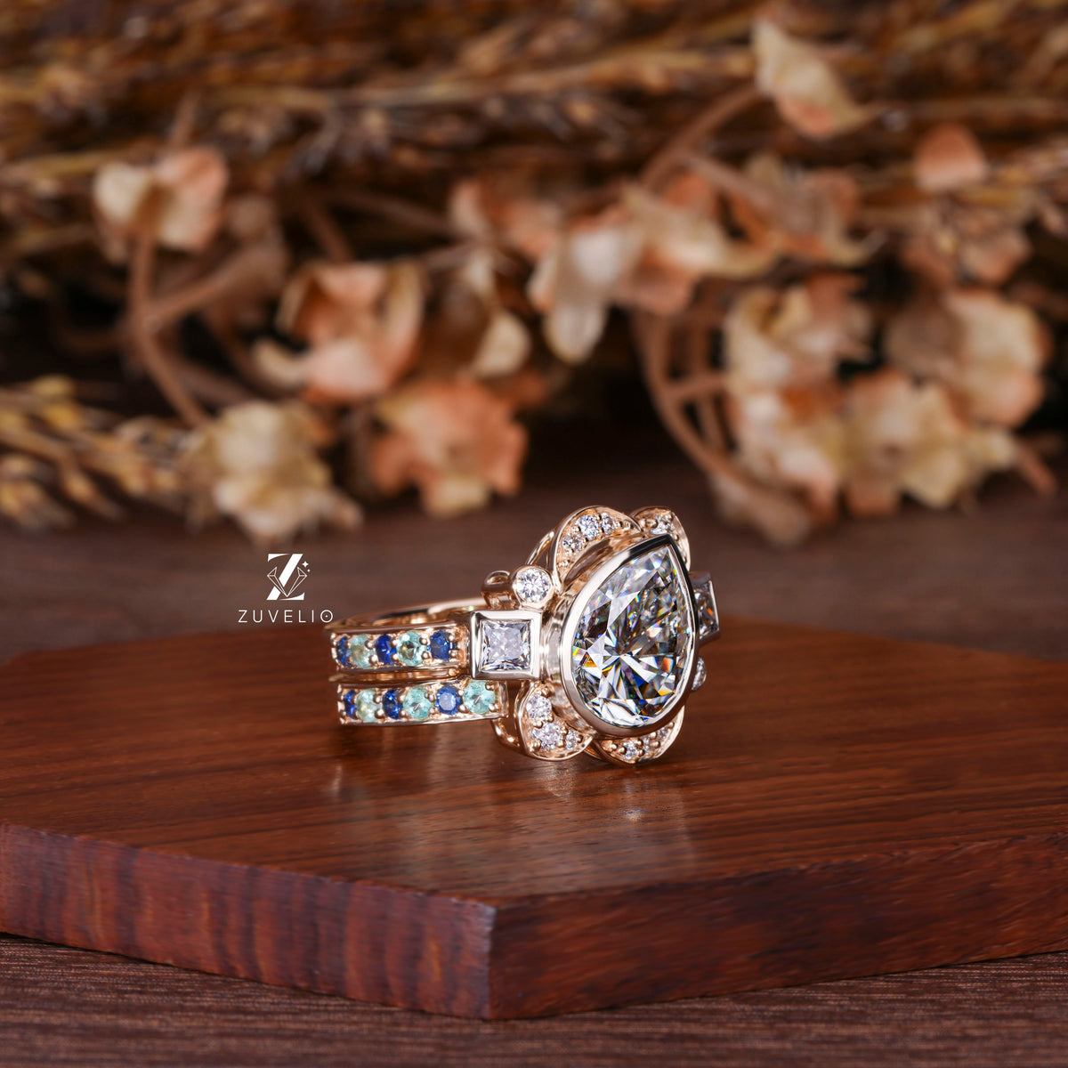 Pear Moissanite Cluster Rin