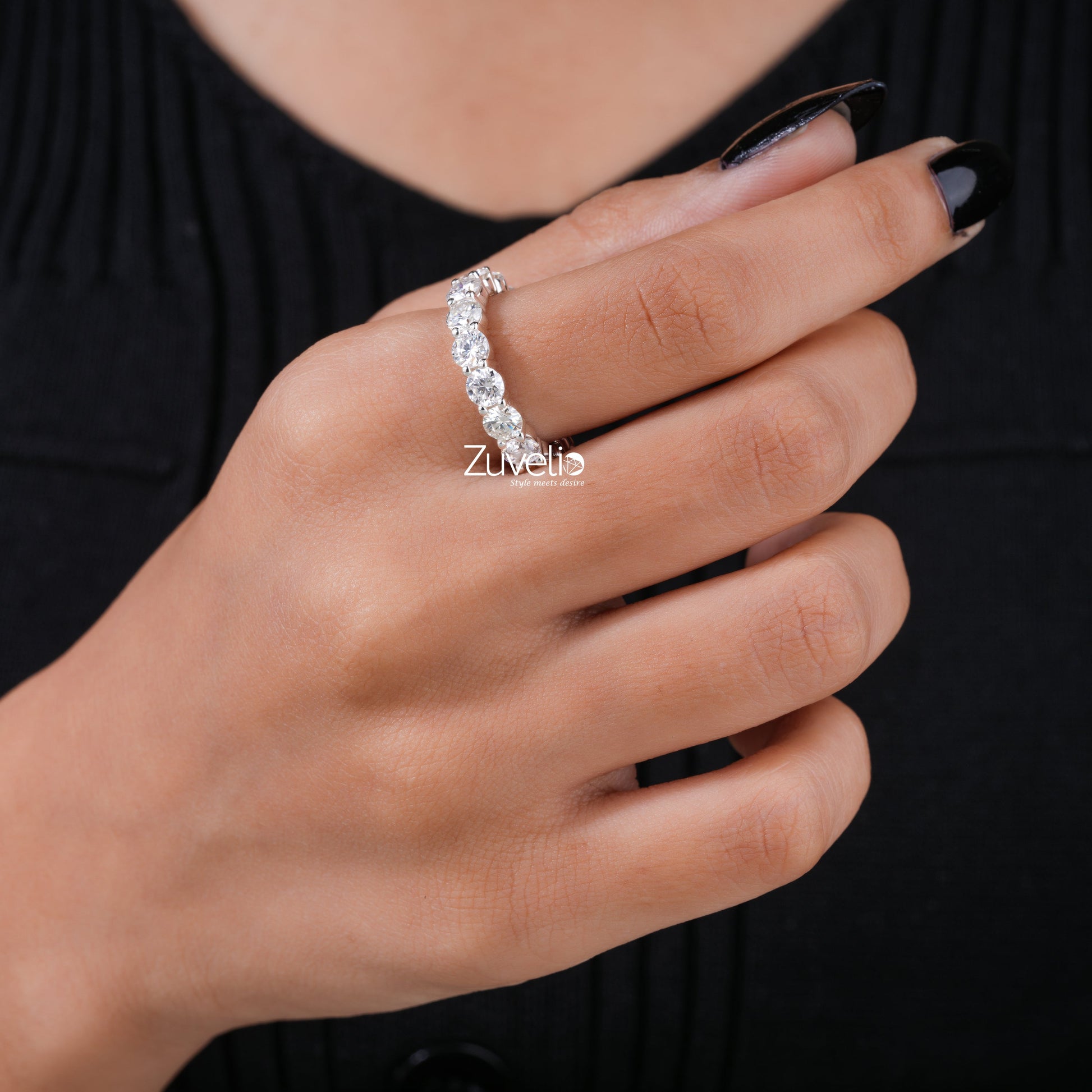 4 MM Round Moissanite Band - Zuvelio.com