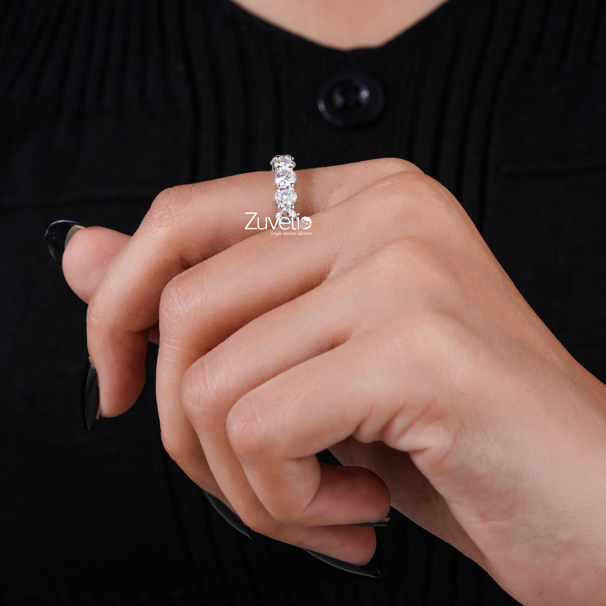 4 MM Round Moissanite Band - Zuvelio.com