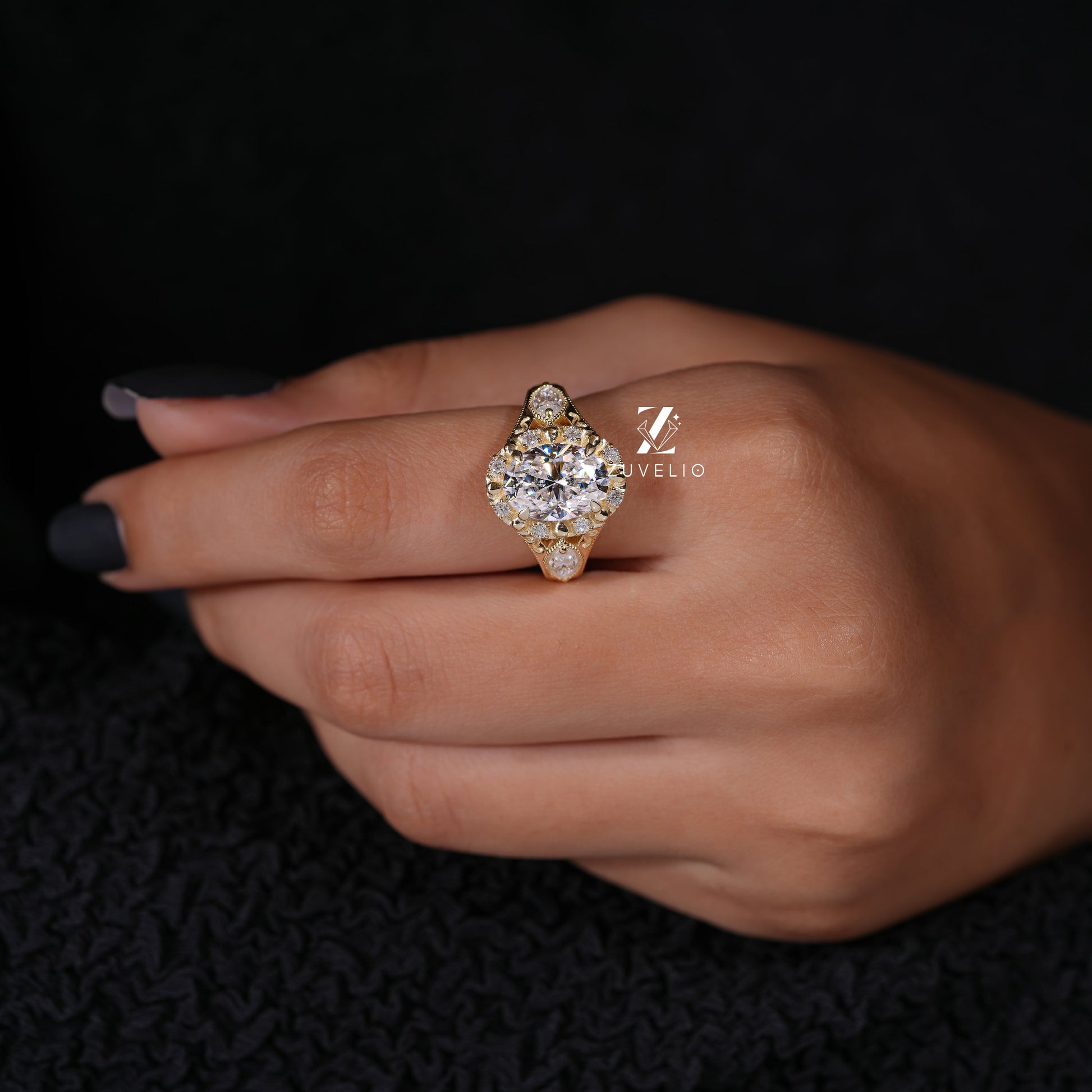 Art Deco Engagement Ring - Zuvelio.com