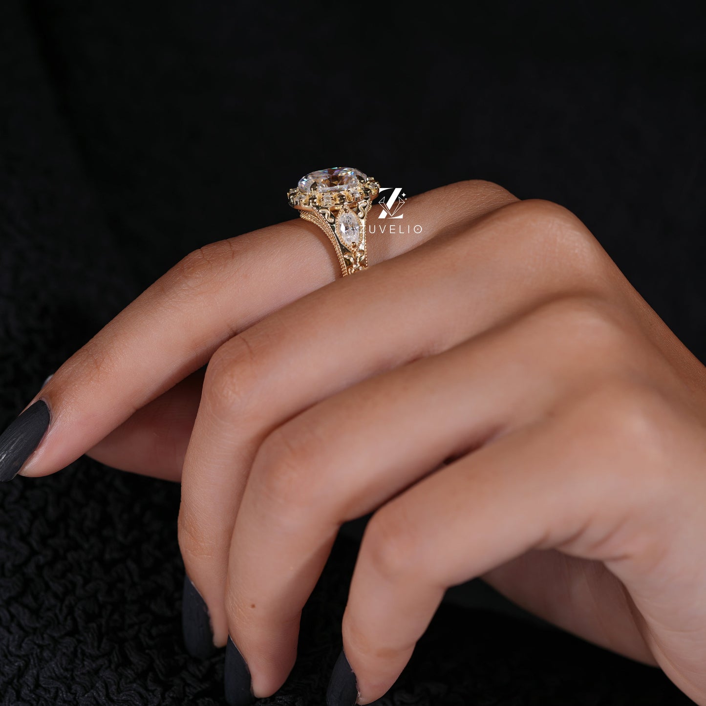 Art Deco Engagement Ring - Zuvelio.com