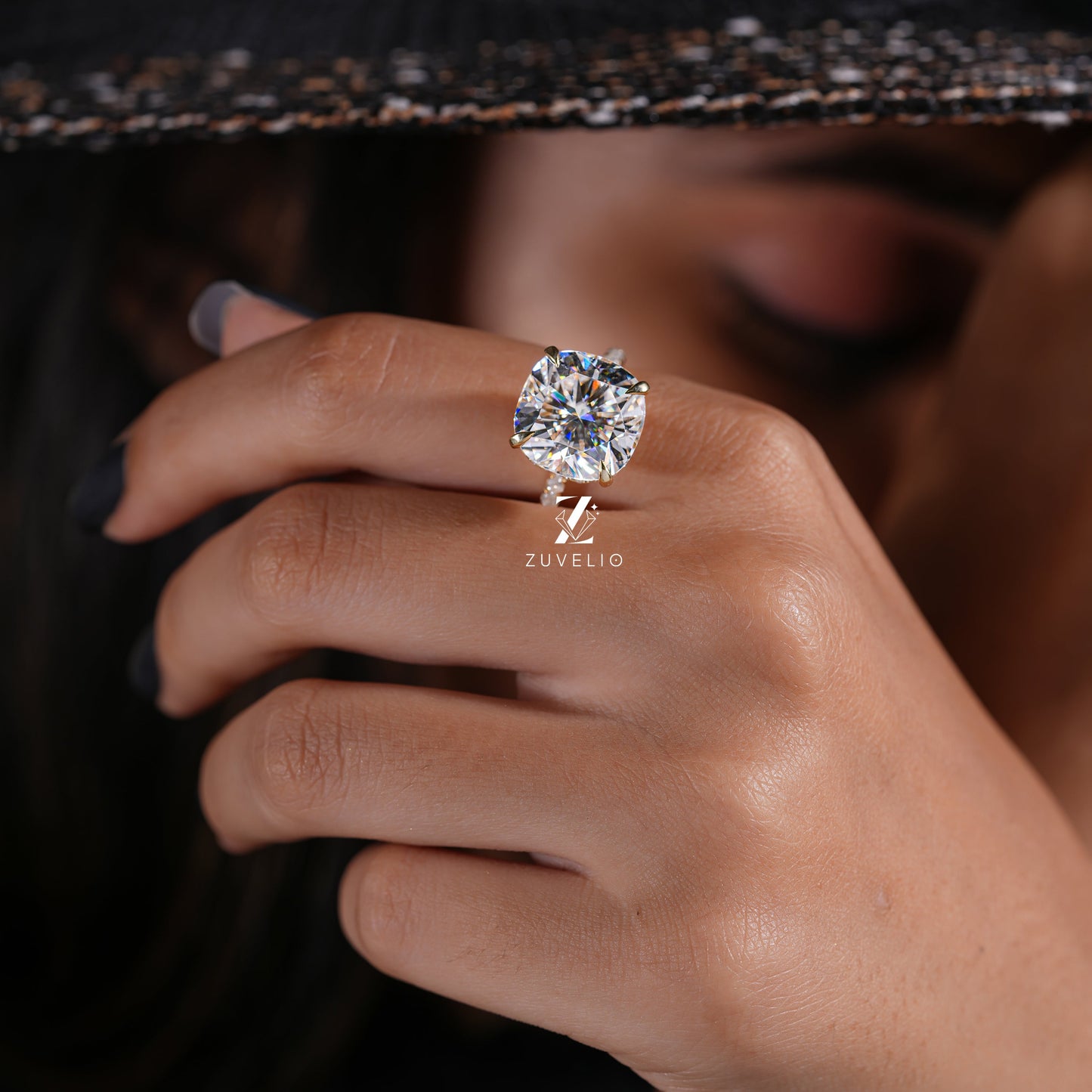Cushion Hidden Halo Ring - Zuvelio.com