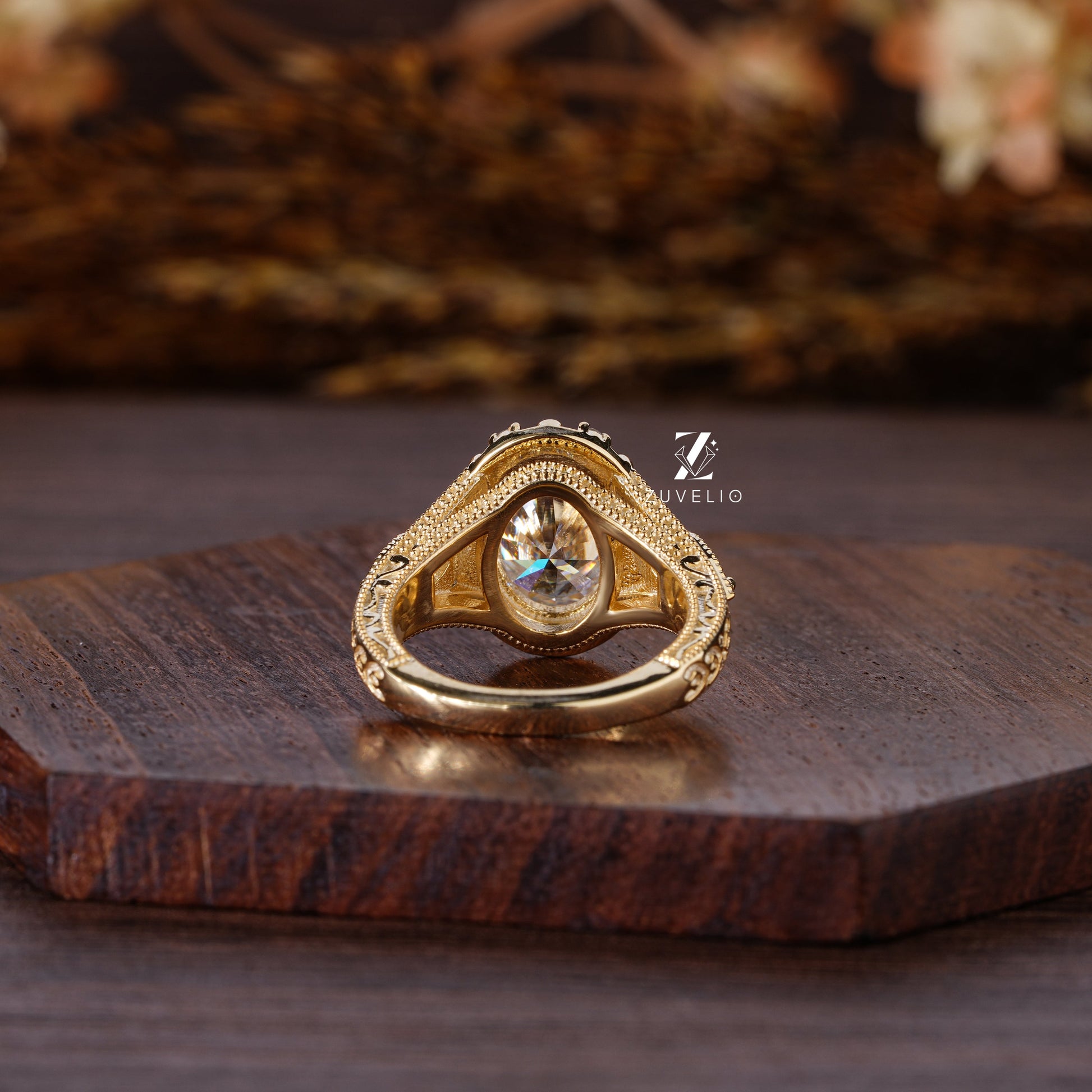 Art Deco Engagement Ring - Zuvelio.com